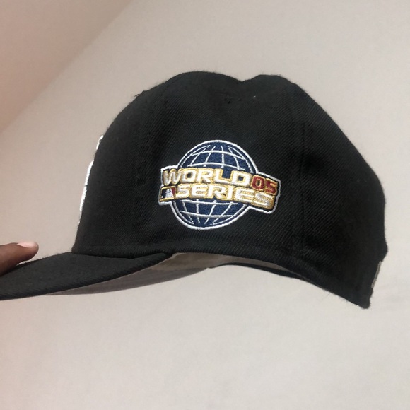 Fitted cap - Picture 2 of 4